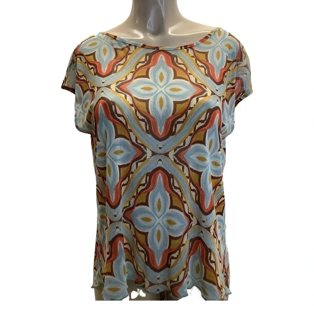 Cha Cha Vente Size Medium Hi Low Style Mesh Top. New Without Tag